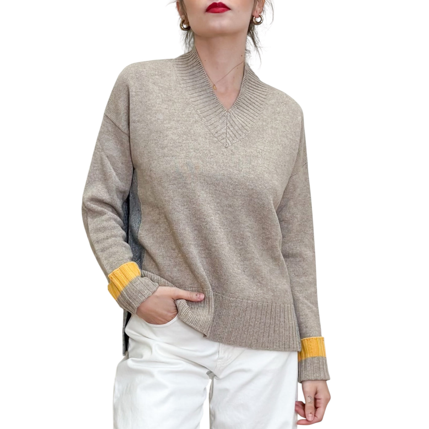 Quilisia - Maglia A V con Spacchi Beige e Grigia
